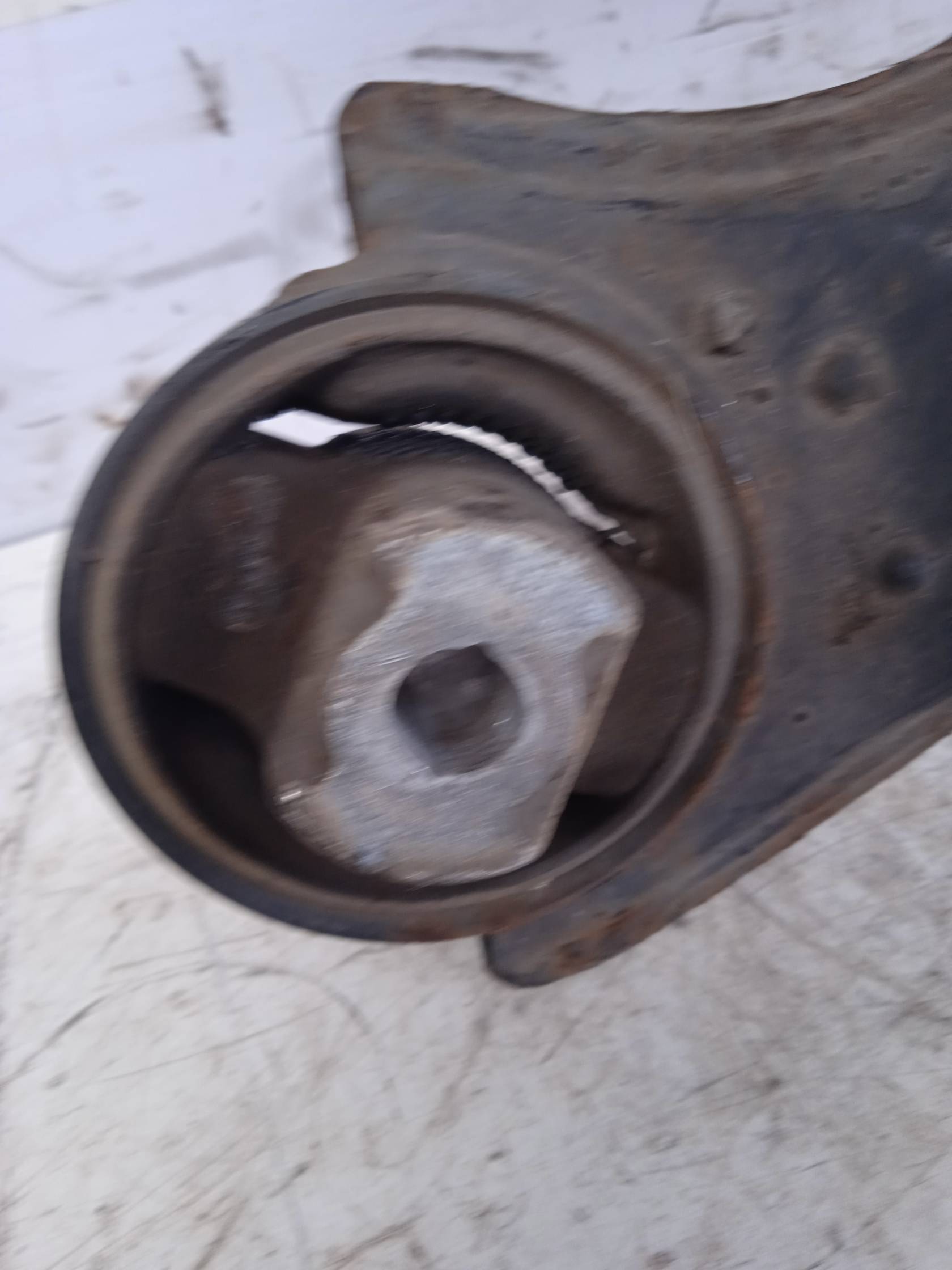 Braccio oscillante sosp. ant. sx.